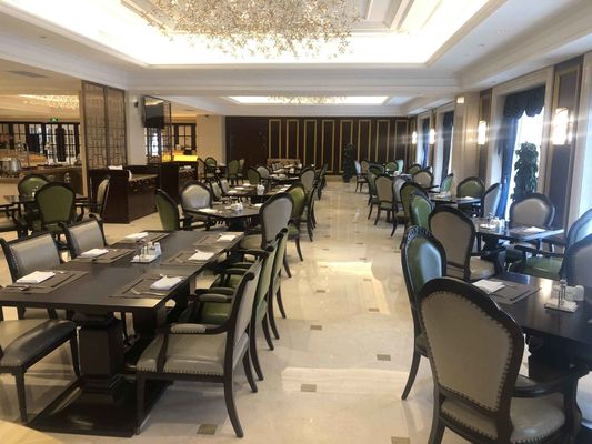 5 Star Hotel International Hotel Meja Makan Kustom Set Set Sofa Tahan Pakai Tahan Air Disesuaikan