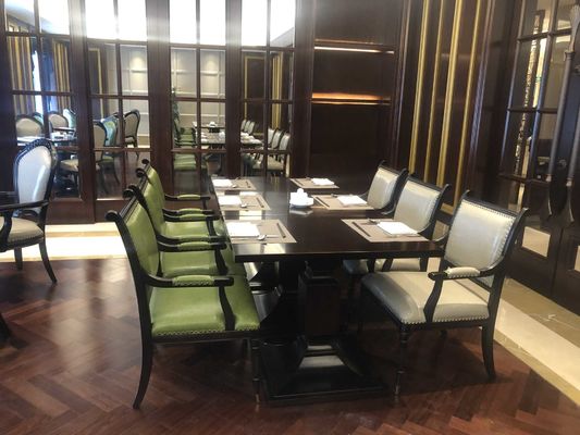 5 Star Hotel International Hotel Meja Makan Kustom Set Set Sofa Tahan Pakai Tahan Air Disesuaikan